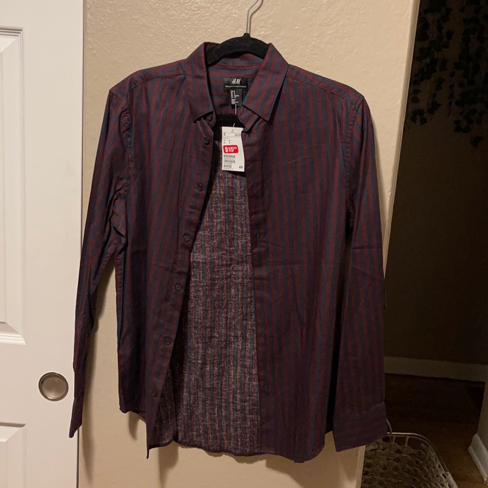 H&M button down men’s shirt